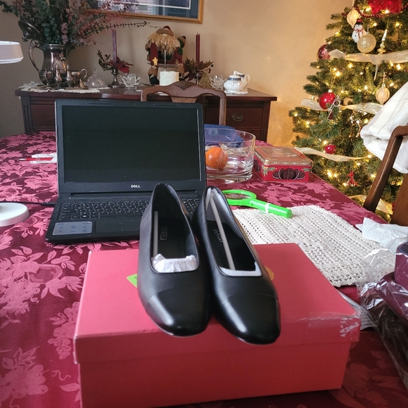 Ladies loafers size 9 - Picture 4 of 7